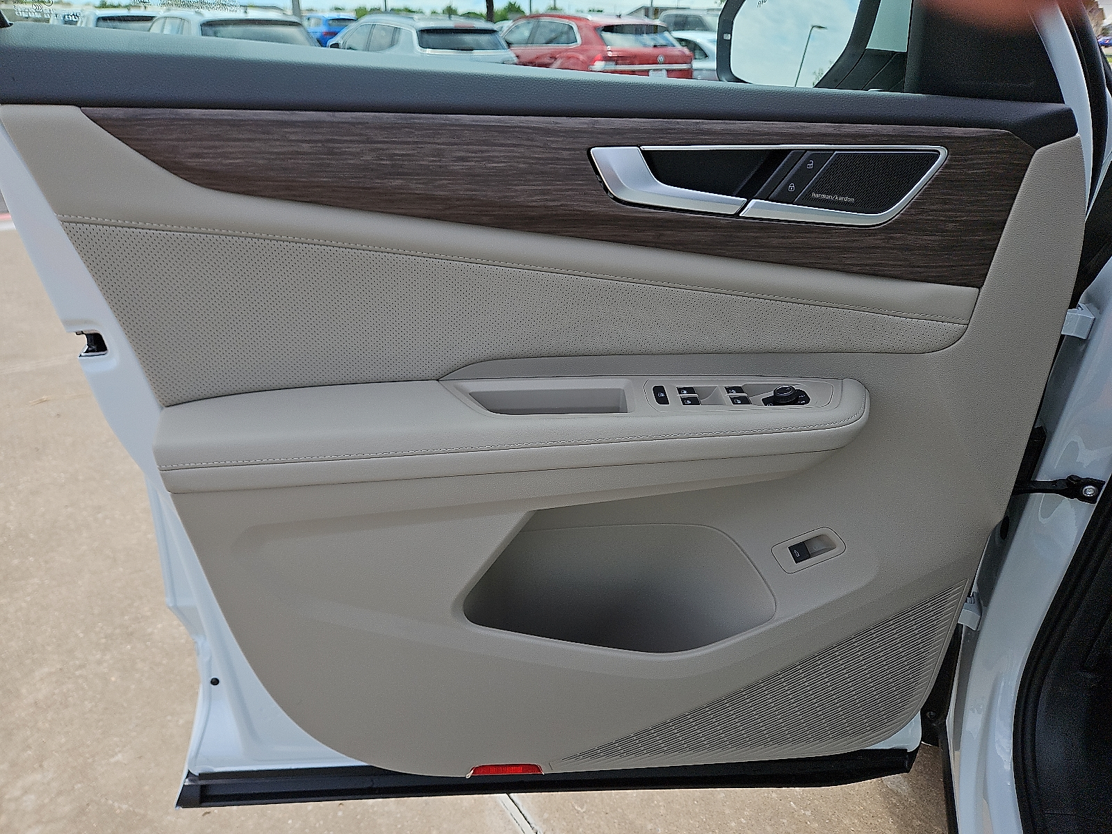 new 2025 Volkswagen Atlas car, priced at $56,311