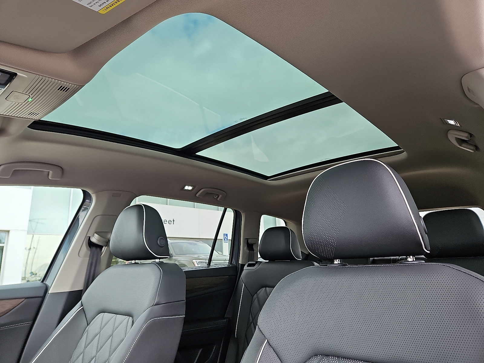 new 2025 Volkswagen Atlas car, priced at $54,506