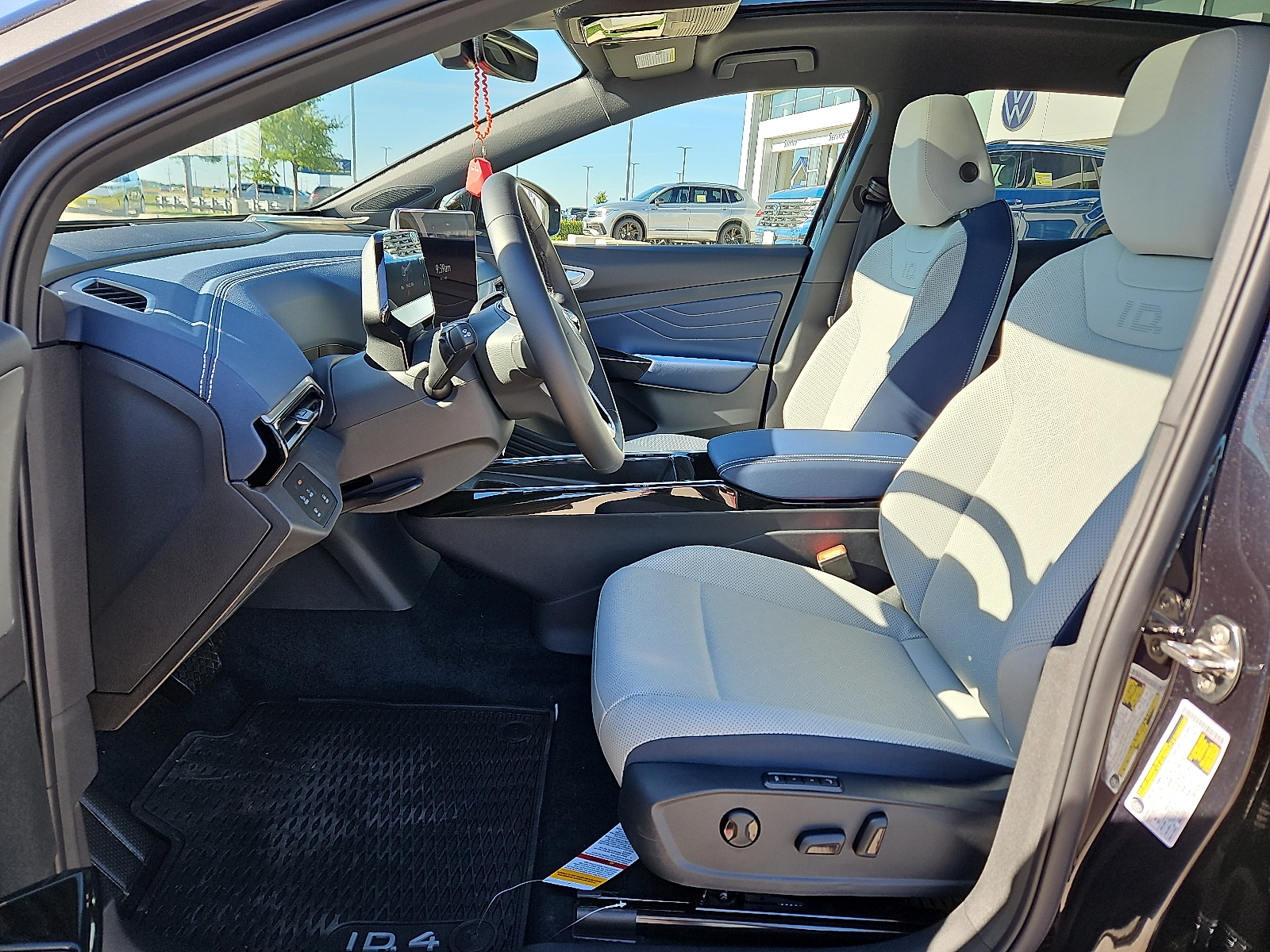 new 2025 Volkswagen ID.4 car, priced at $52,361