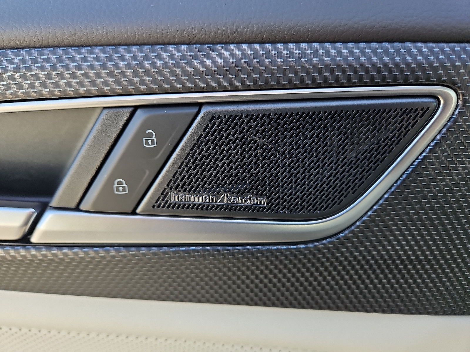 new 2025 Volkswagen Atlas Cross Sport car, priced at $55,301