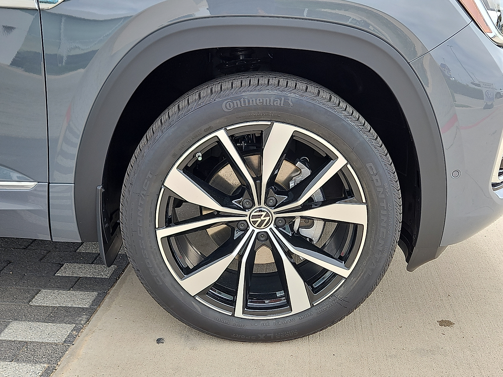 new 2025 Volkswagen Atlas car, priced at $54,506