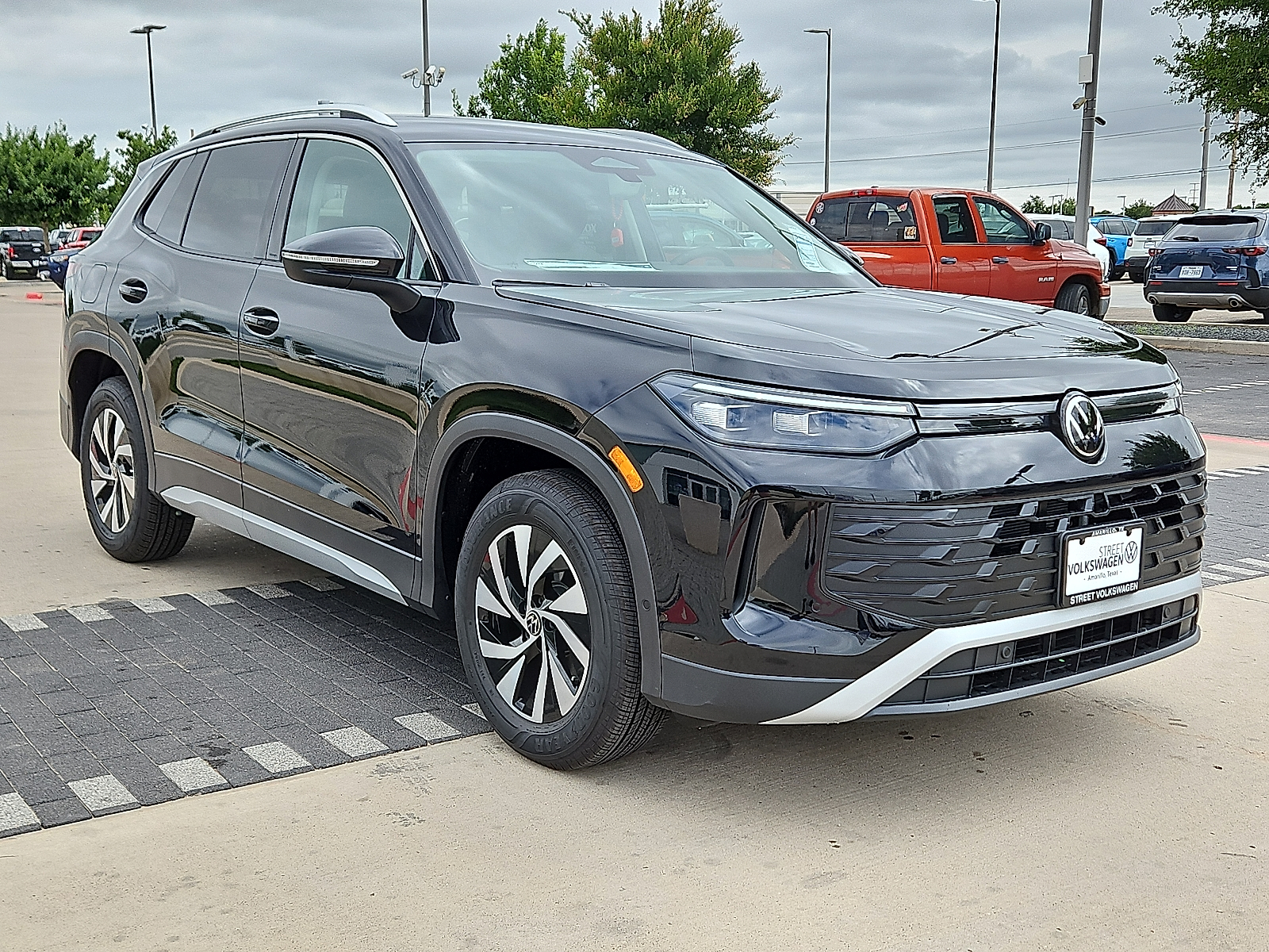 new 2025 Volkswagen Tiguan car, priced at $31,216