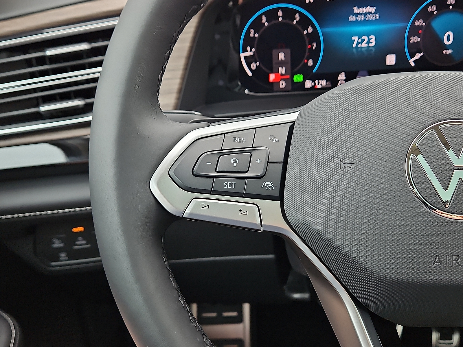 new 2025 Volkswagen Atlas car, priced at $54,506