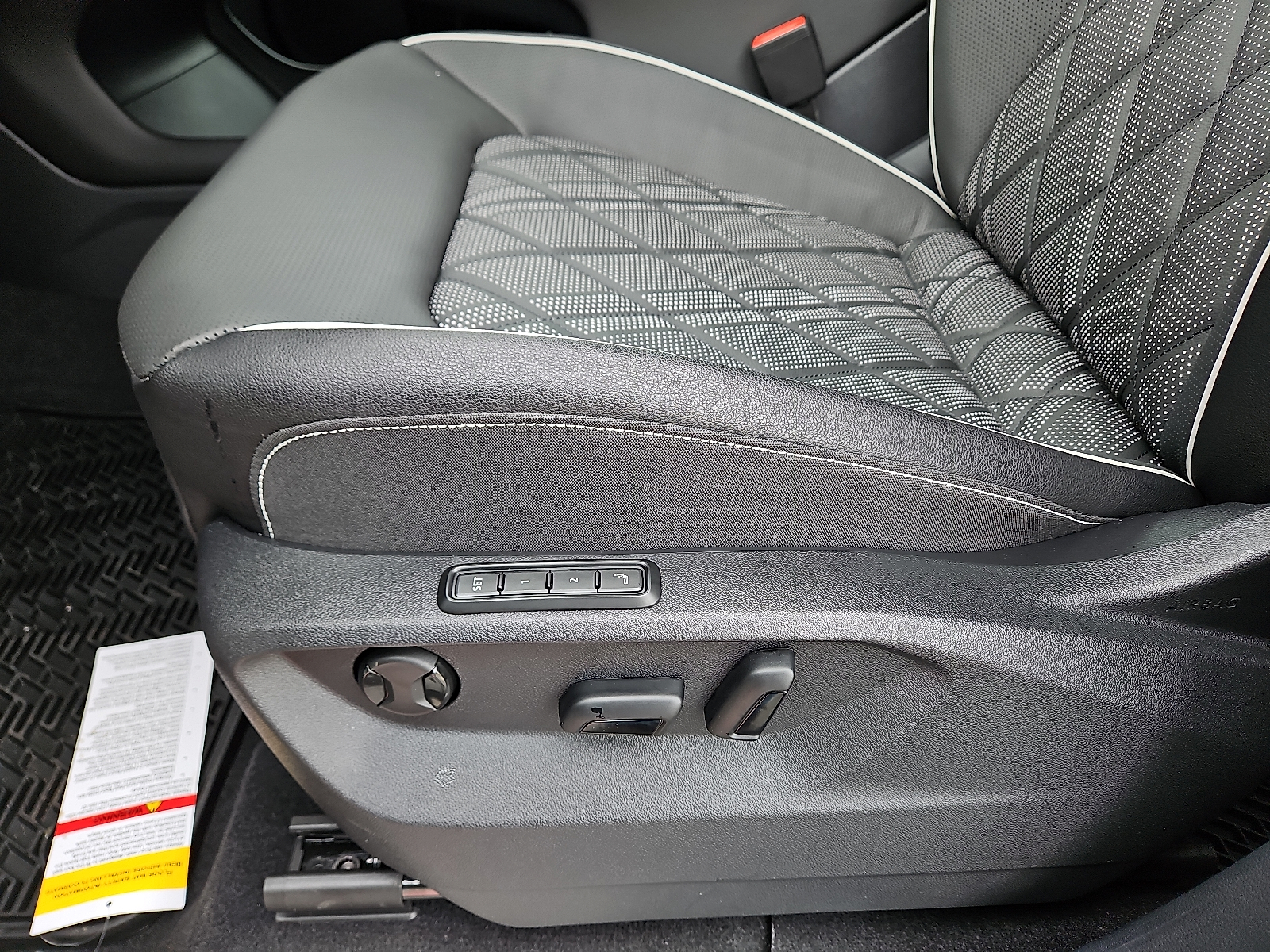 new 2025 Volkswagen Atlas car, priced at $57,006