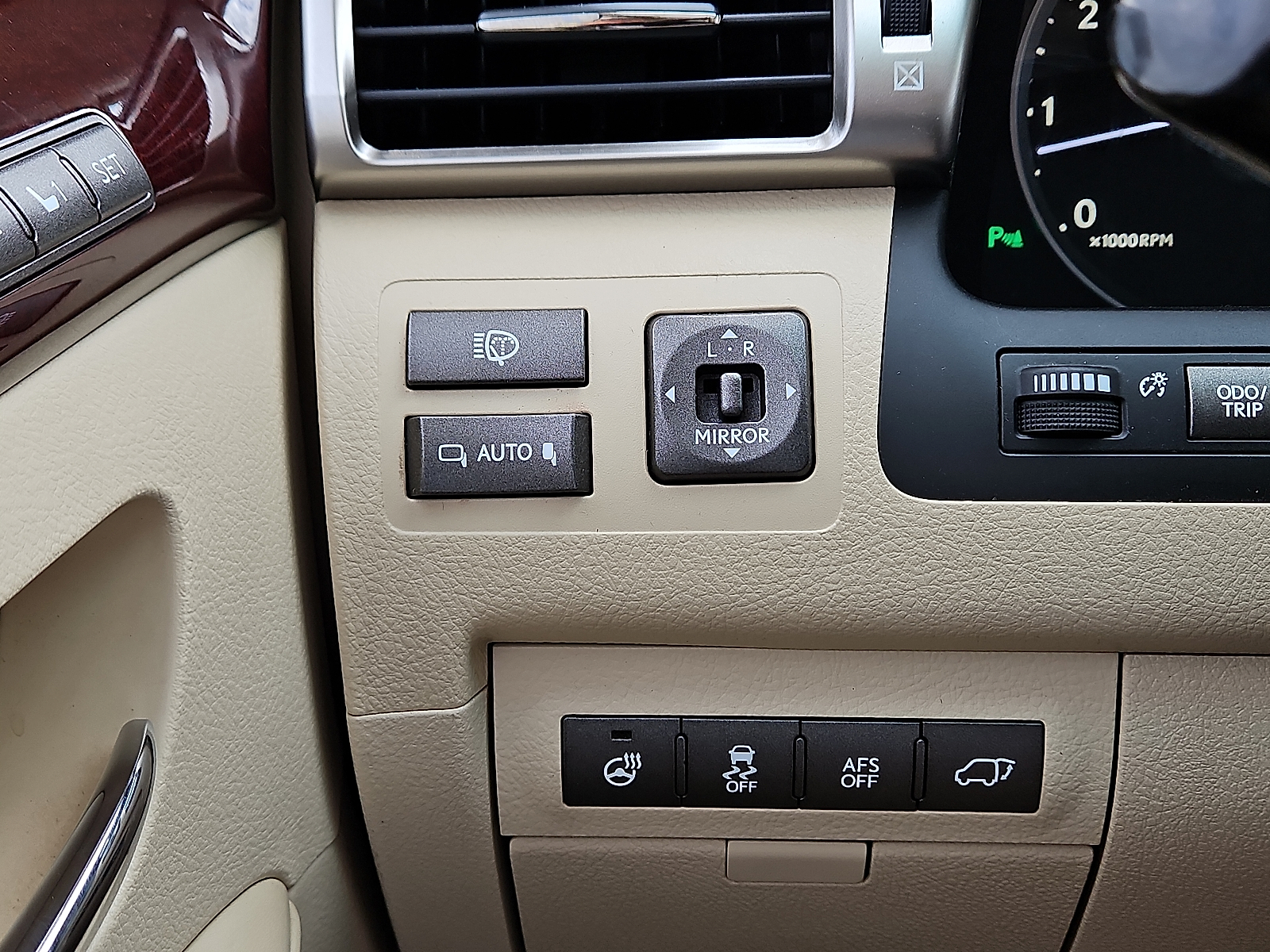 used 2013 Lexus LX 570 car, priced at $25,995