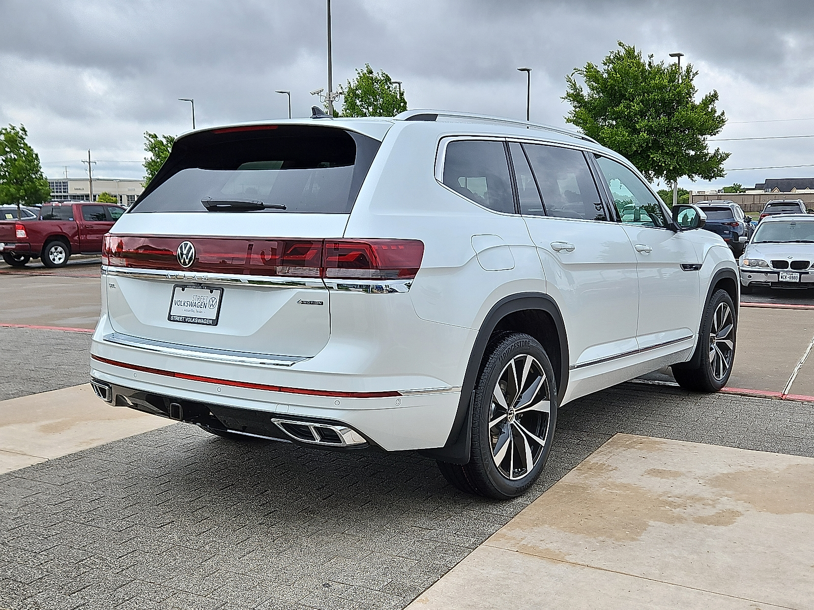 new 2025 Volkswagen Atlas car, priced at $57,006