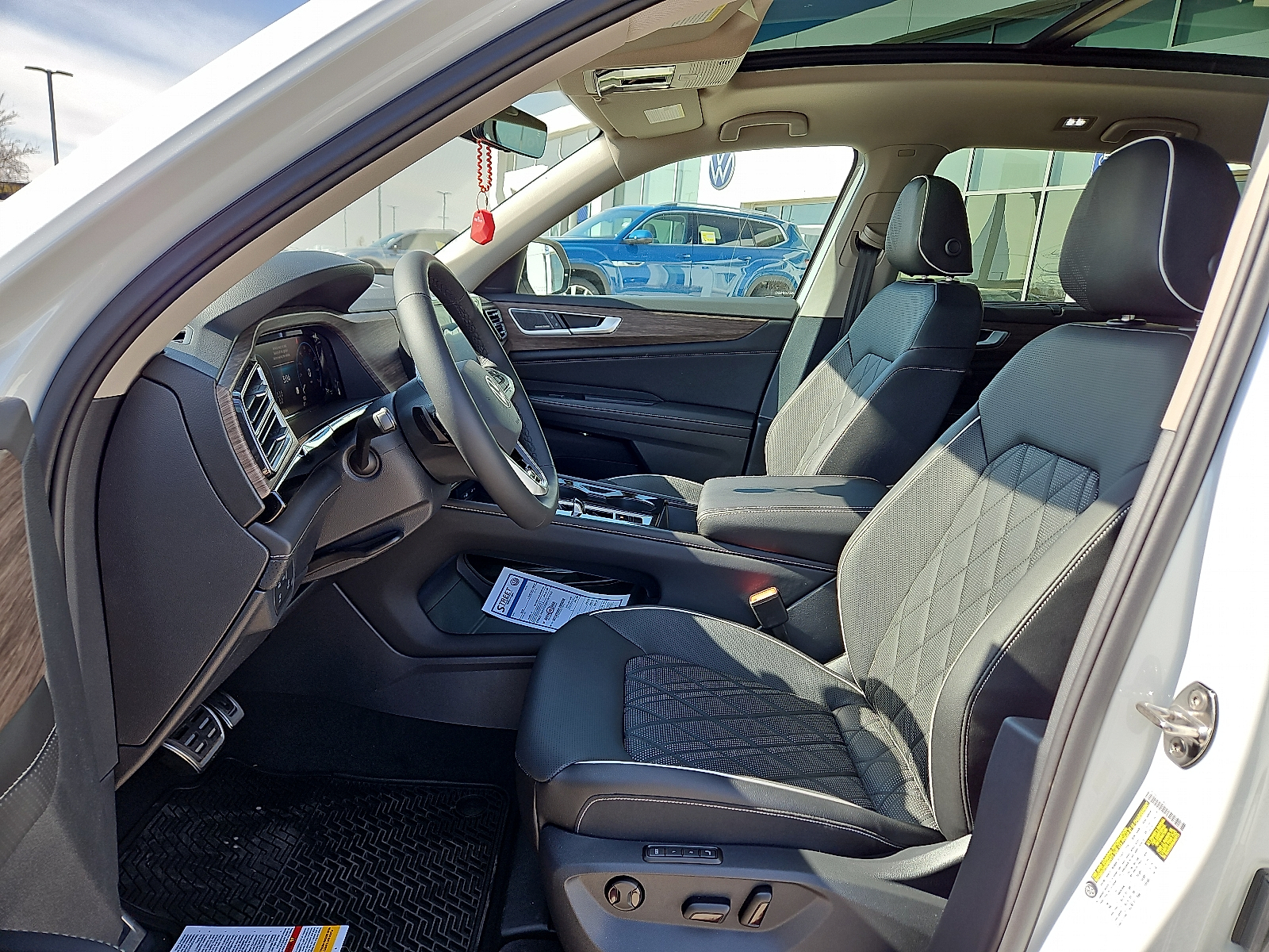 new 2025 Volkswagen Atlas car, priced at $56,311