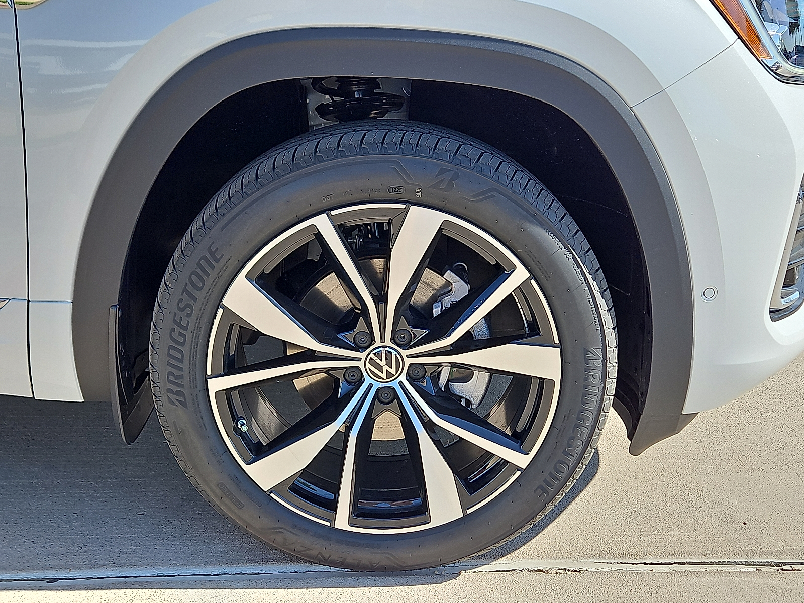 new 2025 Volkswagen Atlas car, priced at $53,811