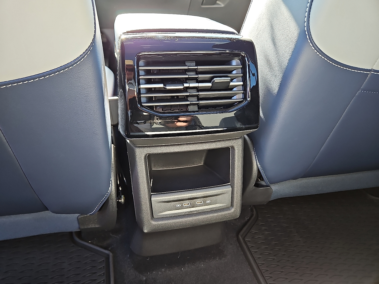 new 2025 Volkswagen ID.4 car, priced at $52,361