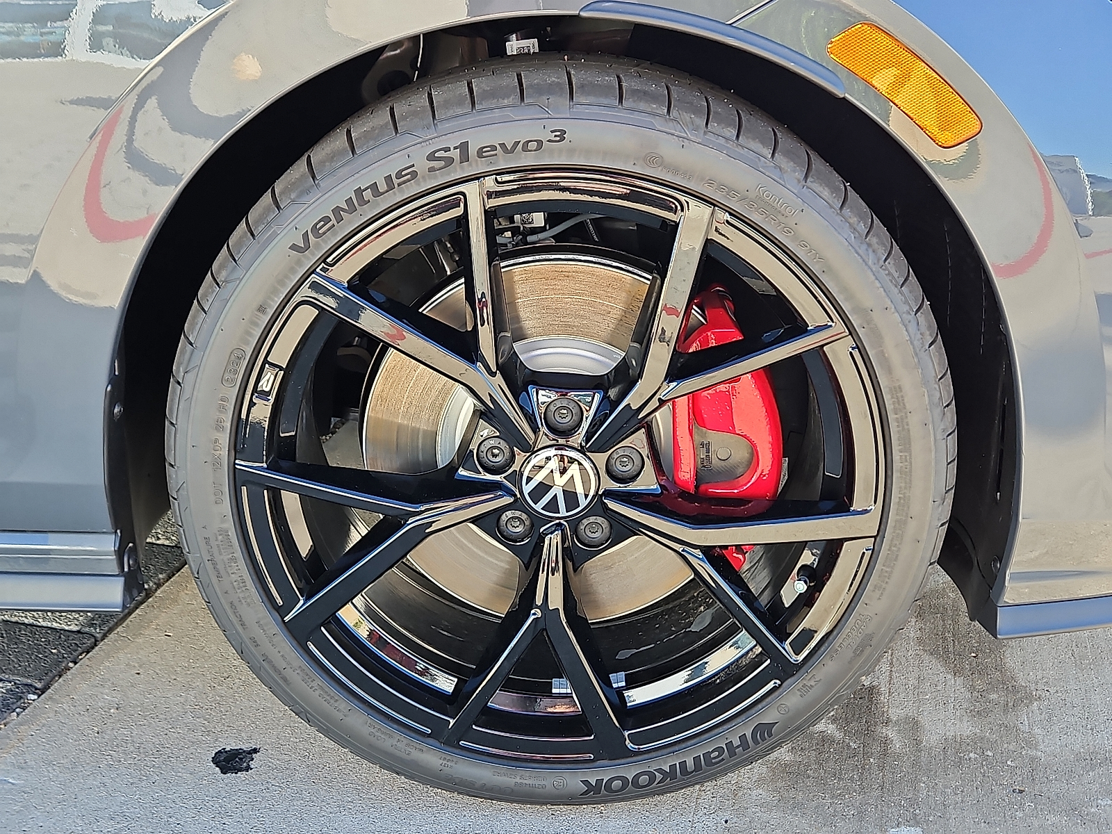 new 2024 Volkswagen Golf GTI car, priced at $37,923