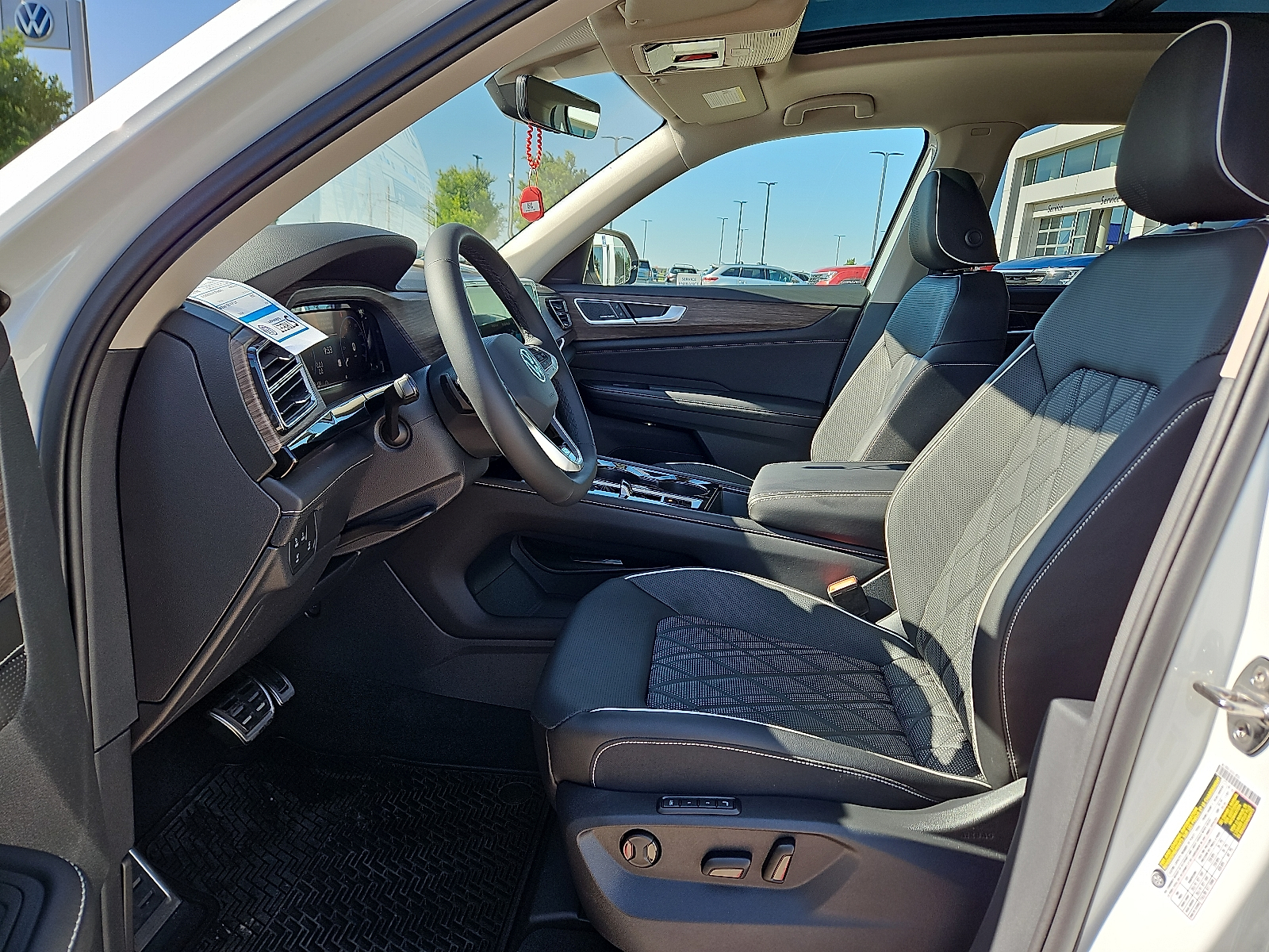new 2025 Volkswagen Atlas car, priced at $53,811