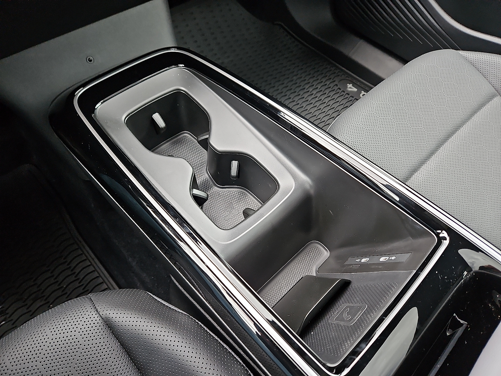 new 2025 Volkswagen ID.4 car, priced at $56,716