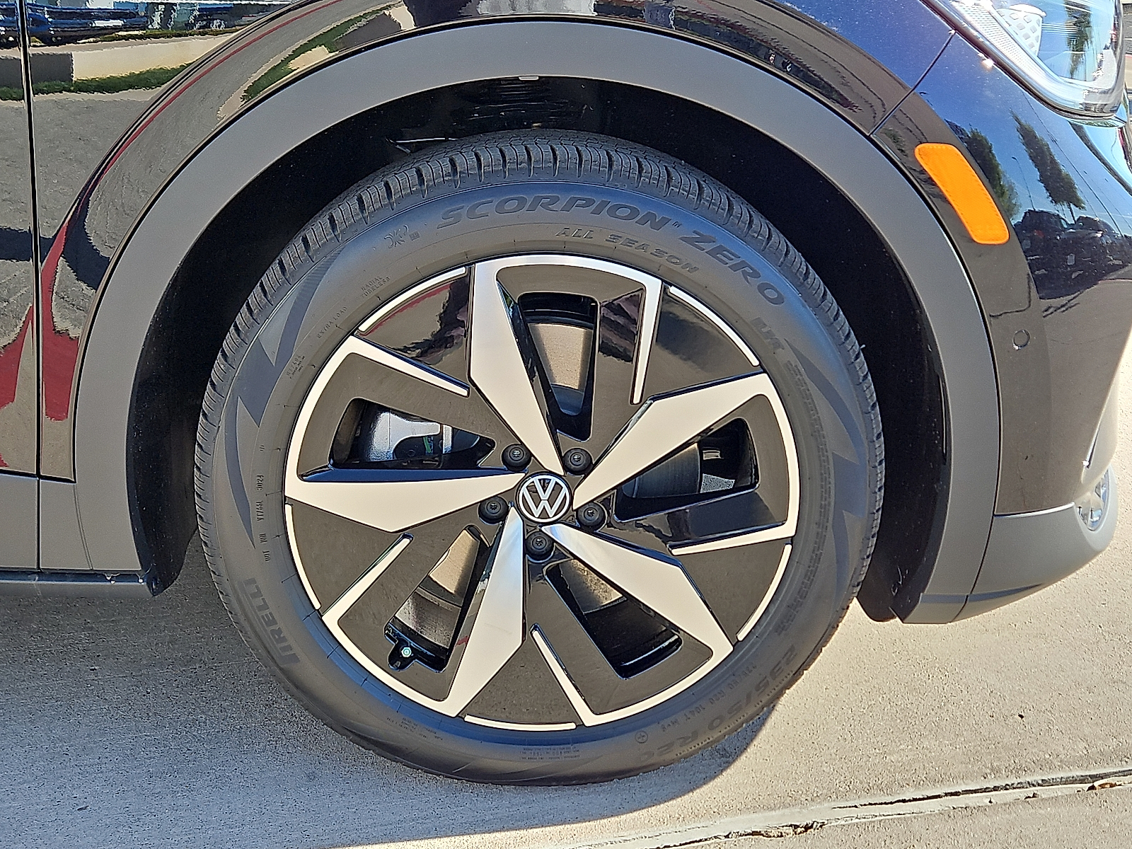new 2025 Volkswagen ID.4 car, priced at $52,361