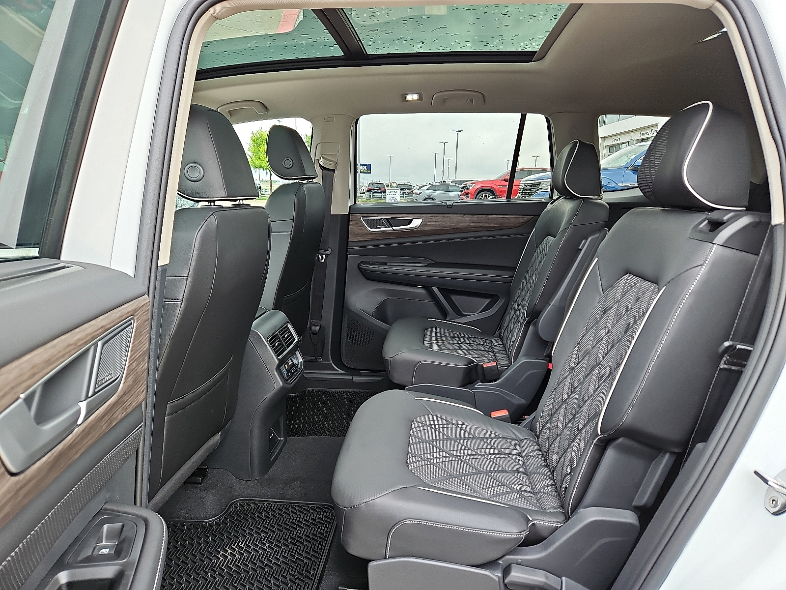 new 2025 Volkswagen Atlas car, priced at $57,006