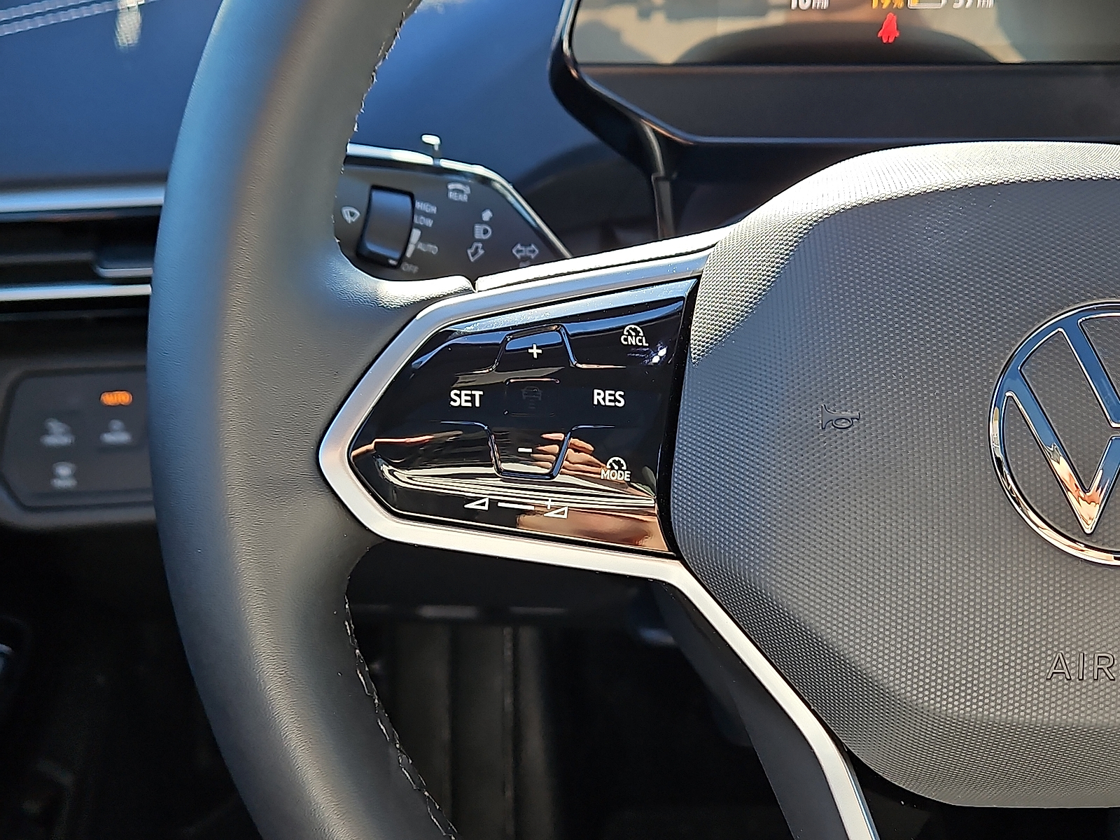 new 2025 Volkswagen ID.4 car, priced at $52,361
