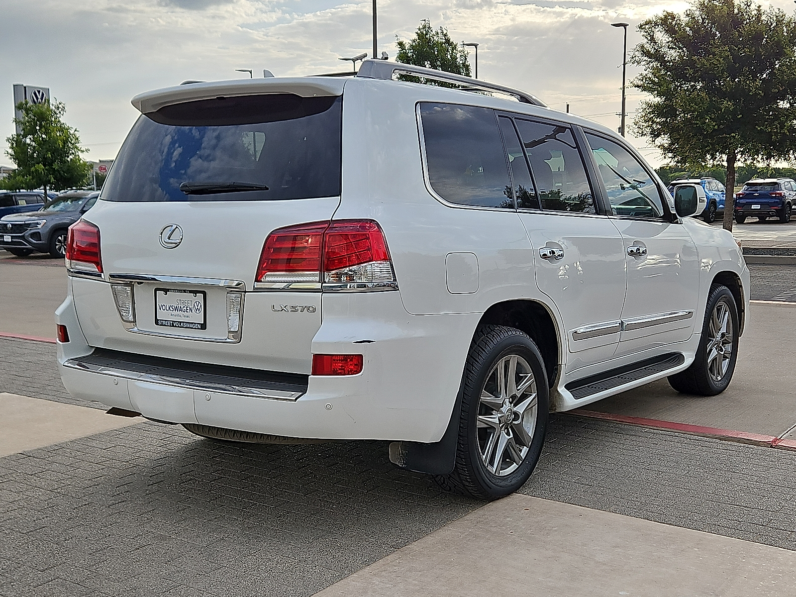 used 2013 Lexus LX 570 car, priced at $25,995