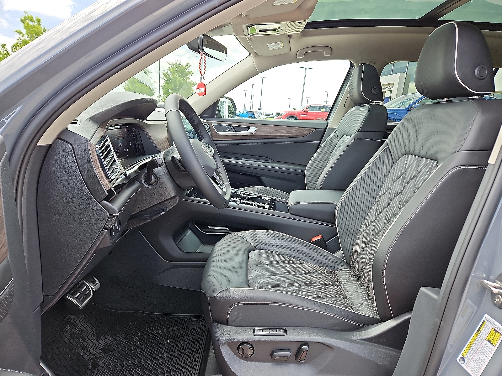 new 2025 Volkswagen Atlas car, priced at $57,006