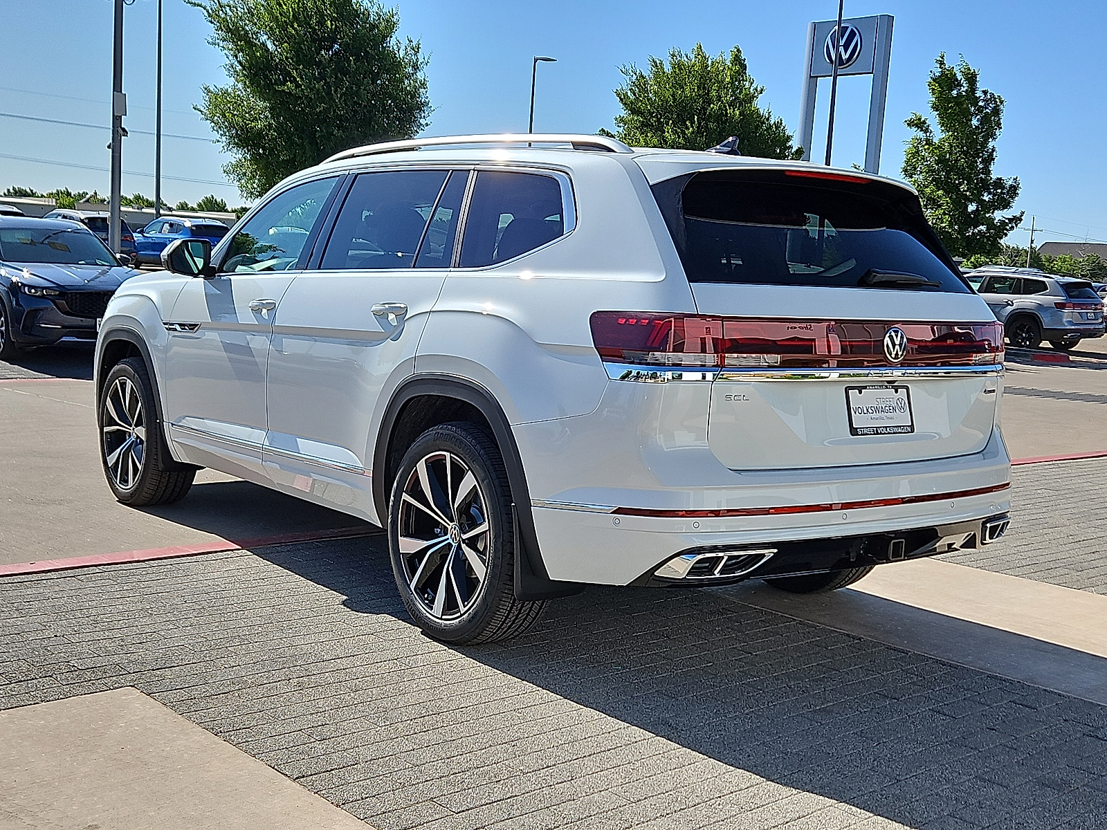 new 2025 Volkswagen Atlas car, priced at $53,811