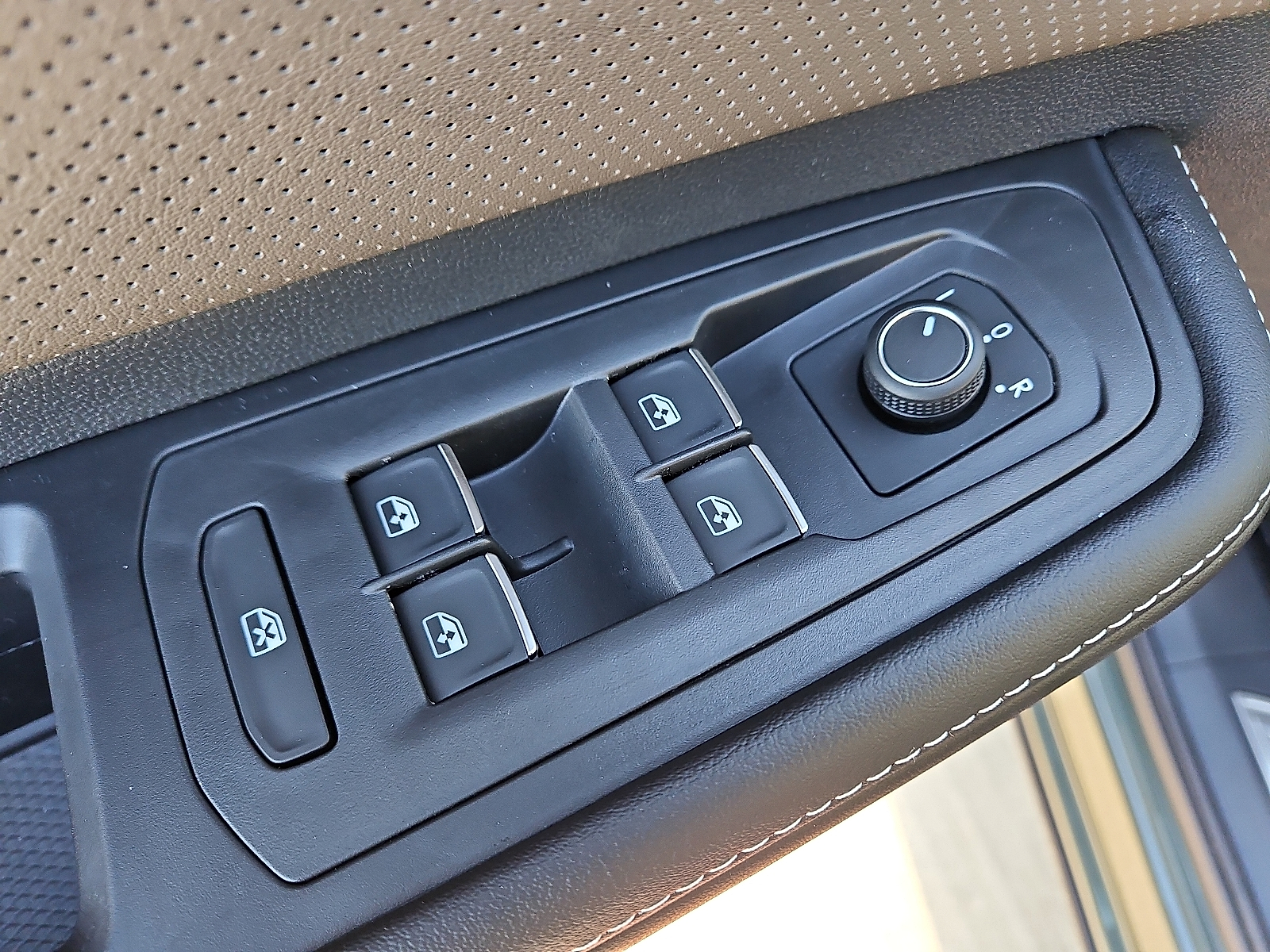 new 2025 Volkswagen Atlas car, priced at $51,546