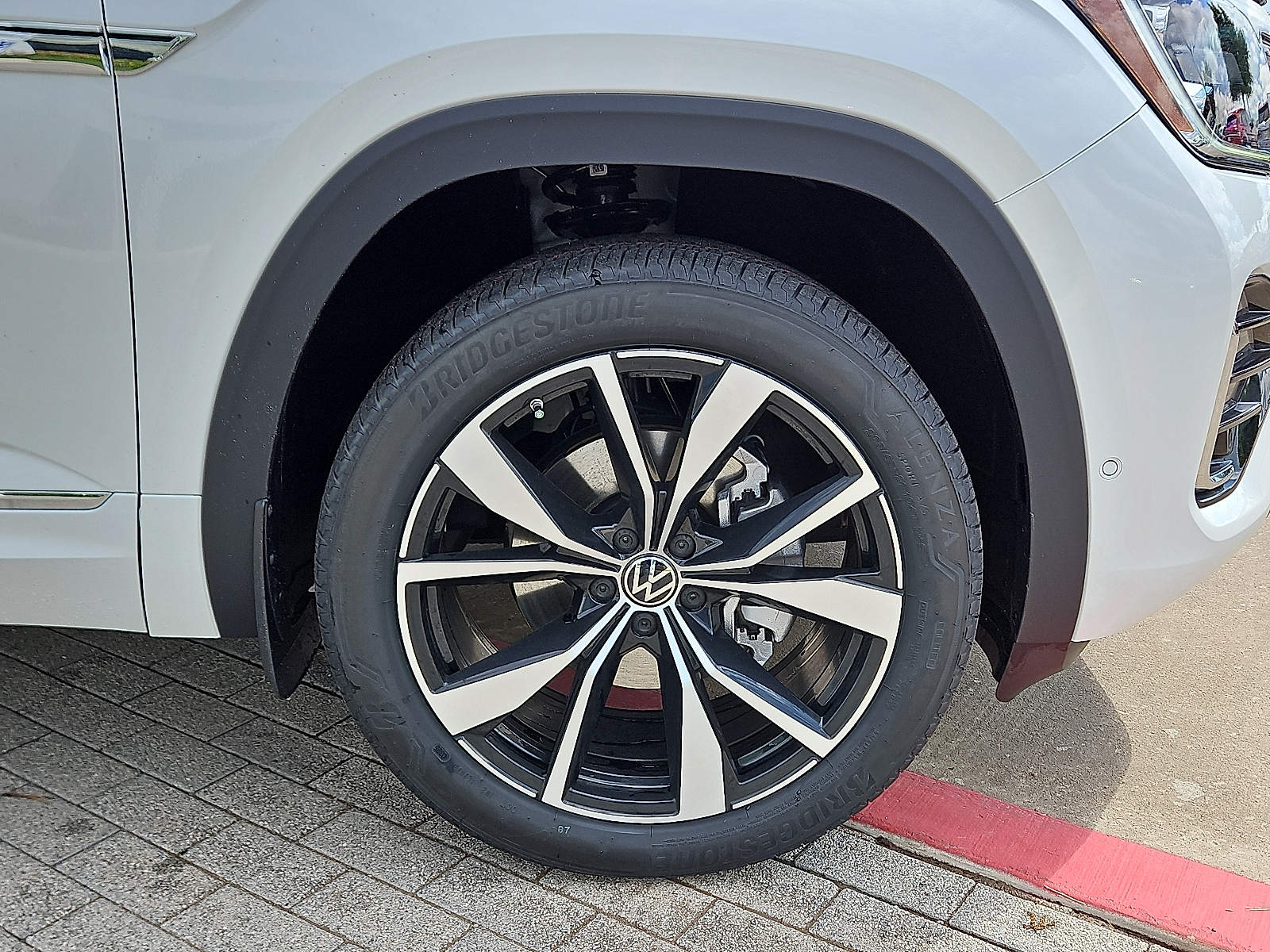 new 2025 Volkswagen Atlas car, priced at $56,311