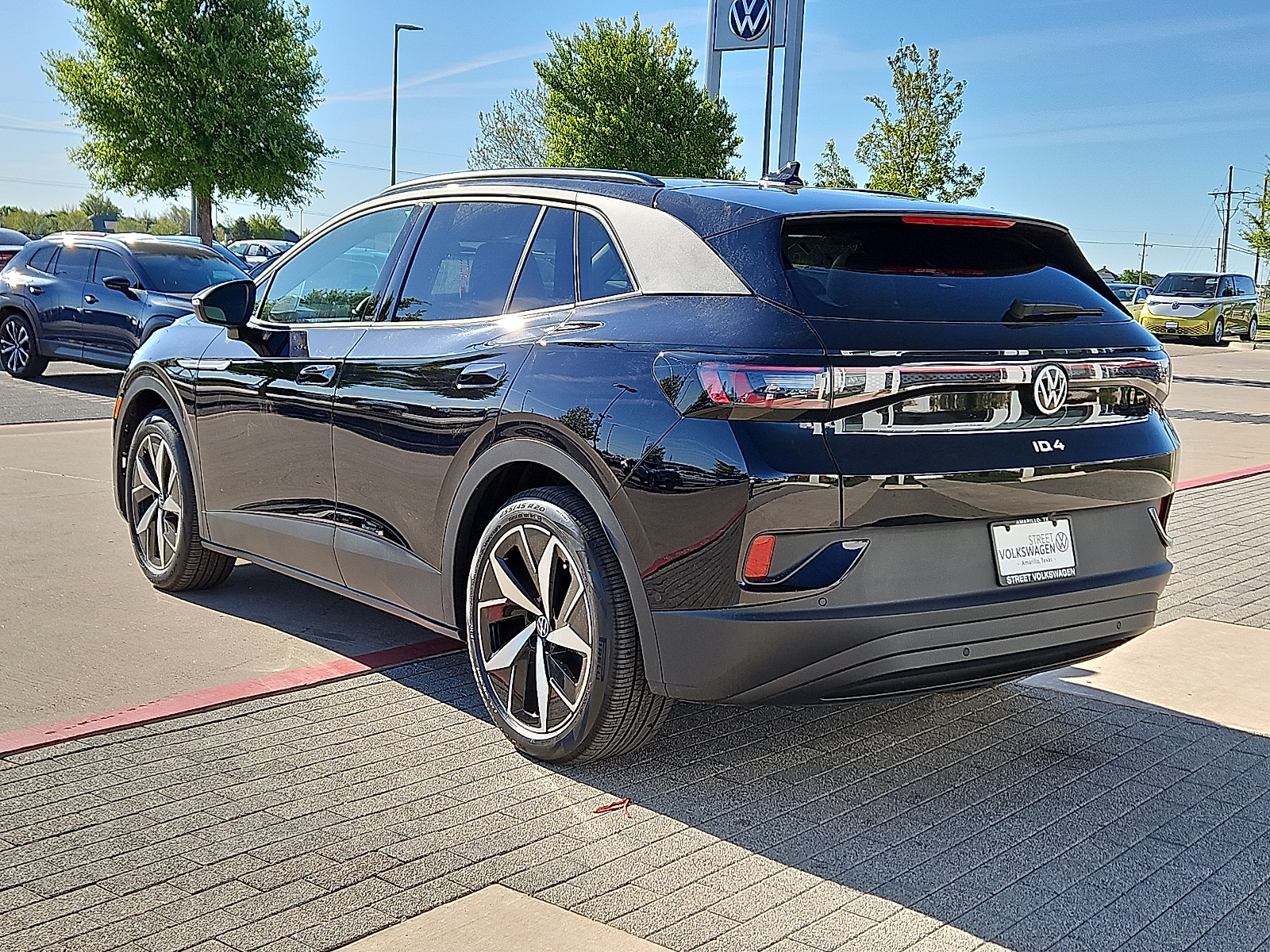 new 2025 Volkswagen ID.4 car, priced at $52,361
