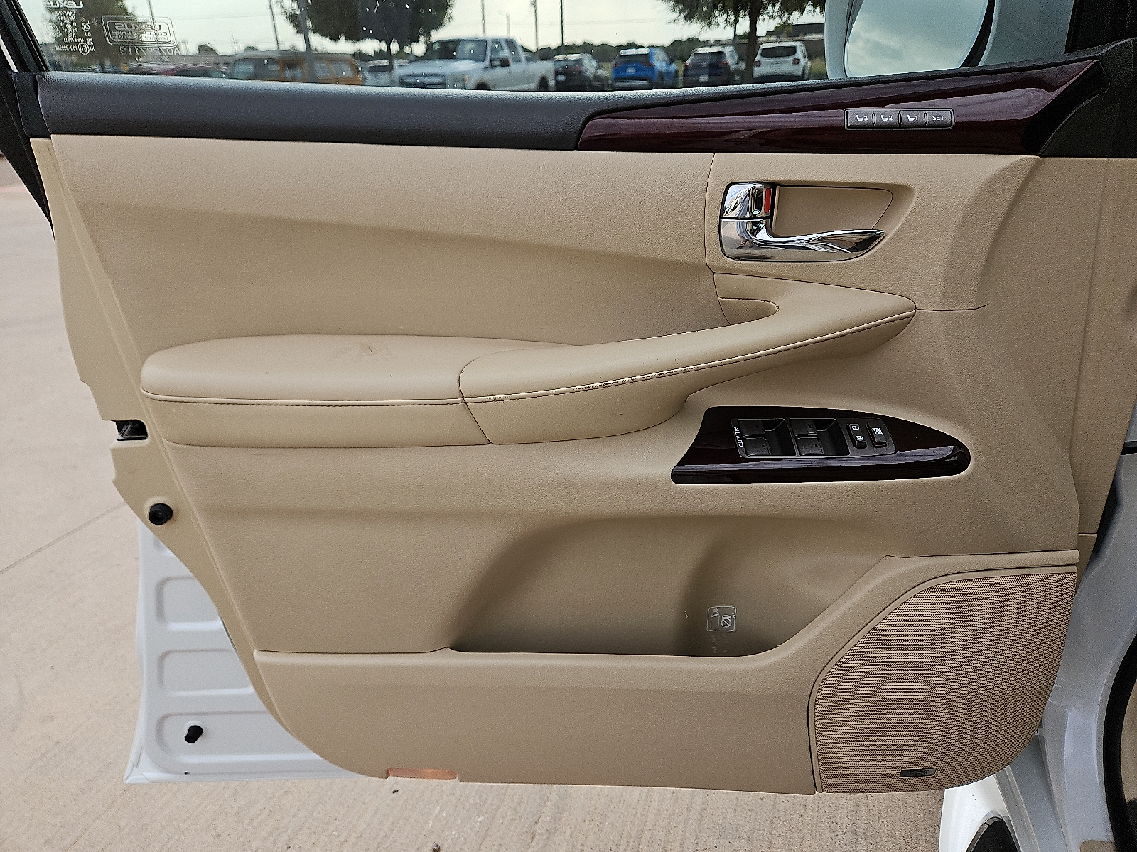 used 2013 Lexus LX 570 car, priced at $25,995