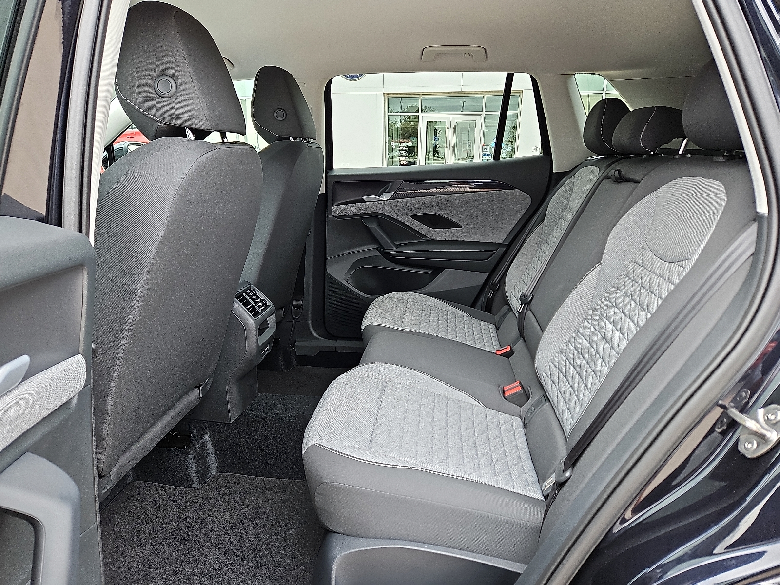new 2025 Volkswagen Tiguan car, priced at $31,216