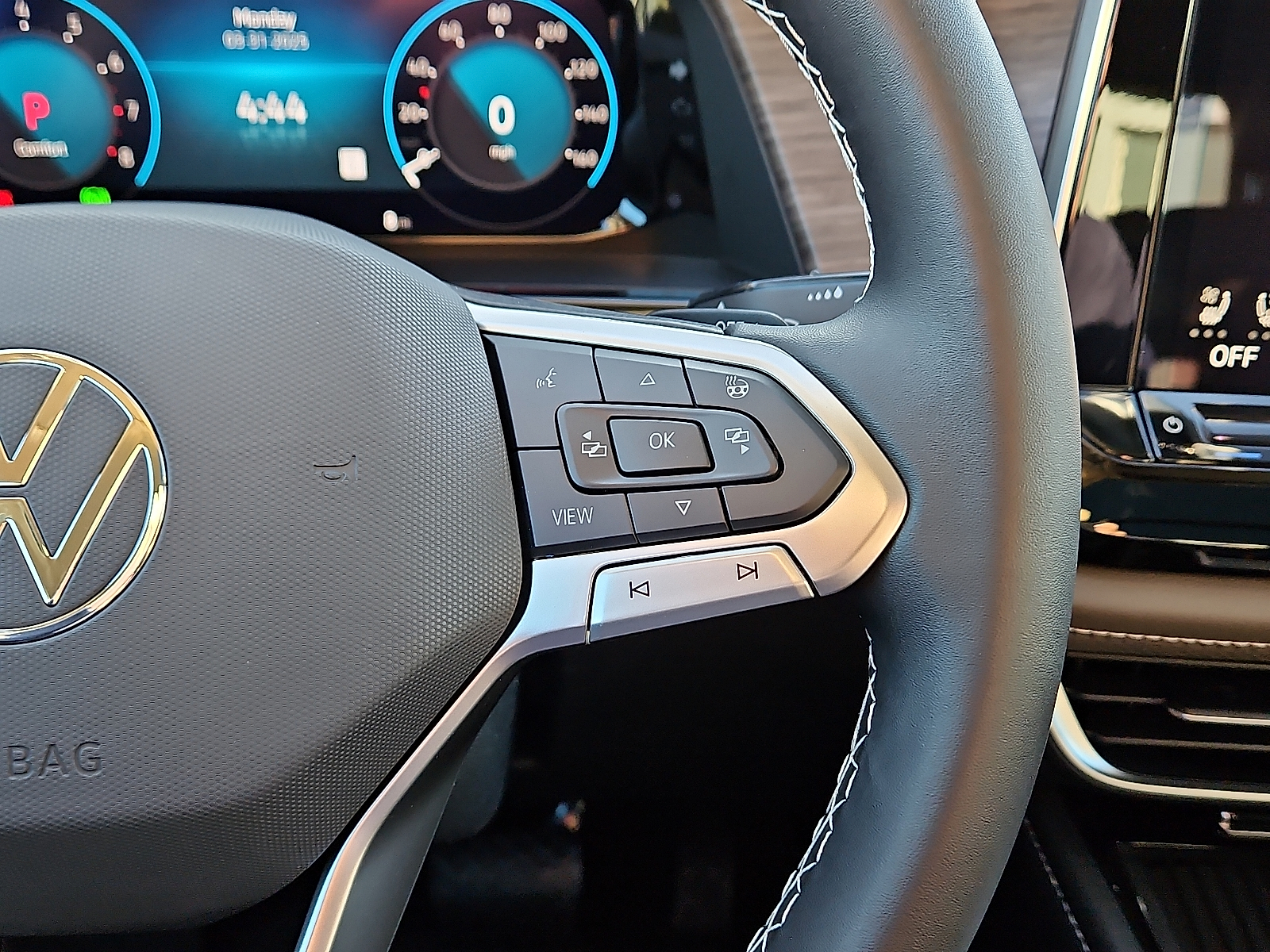 new 2025 Volkswagen Atlas car, priced at $51,546