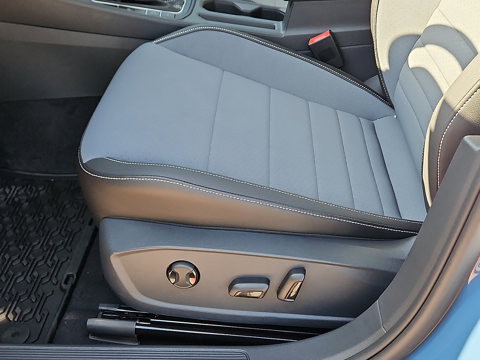 new 2025 Volkswagen Jetta car, priced at $28,661