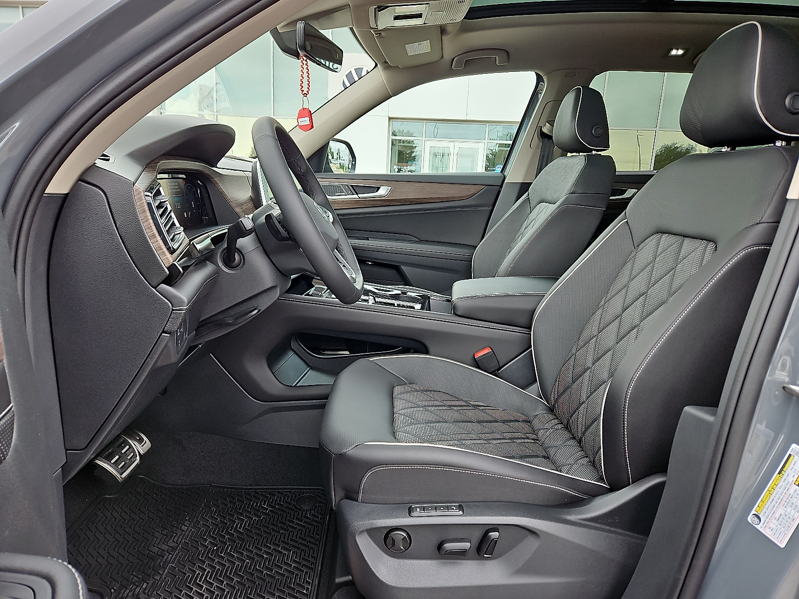 new 2025 Volkswagen Atlas car, priced at $54,506