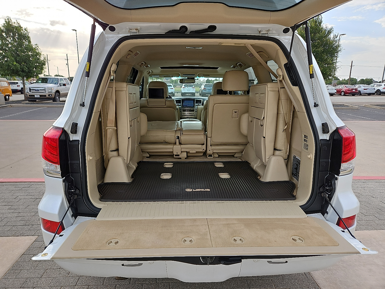 used 2013 Lexus LX 570 car, priced at $25,995