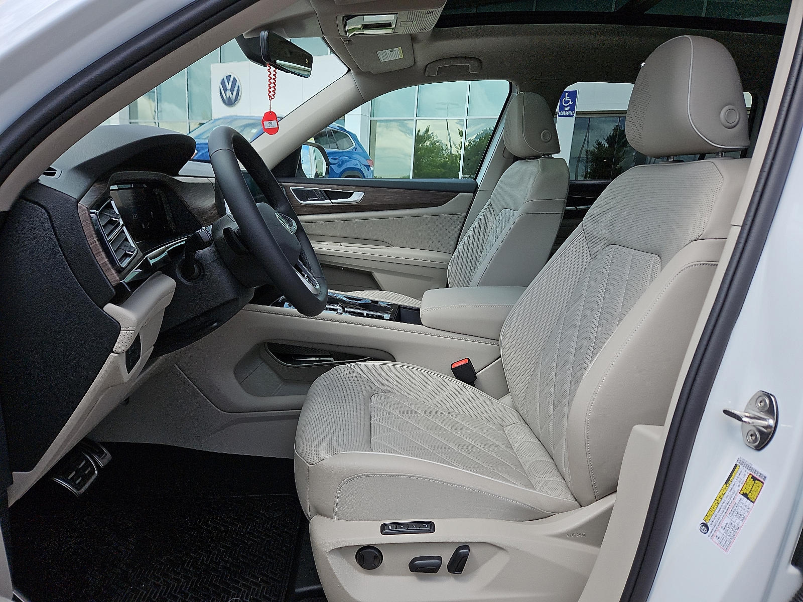new 2025 Volkswagen Atlas car, priced at $56,311